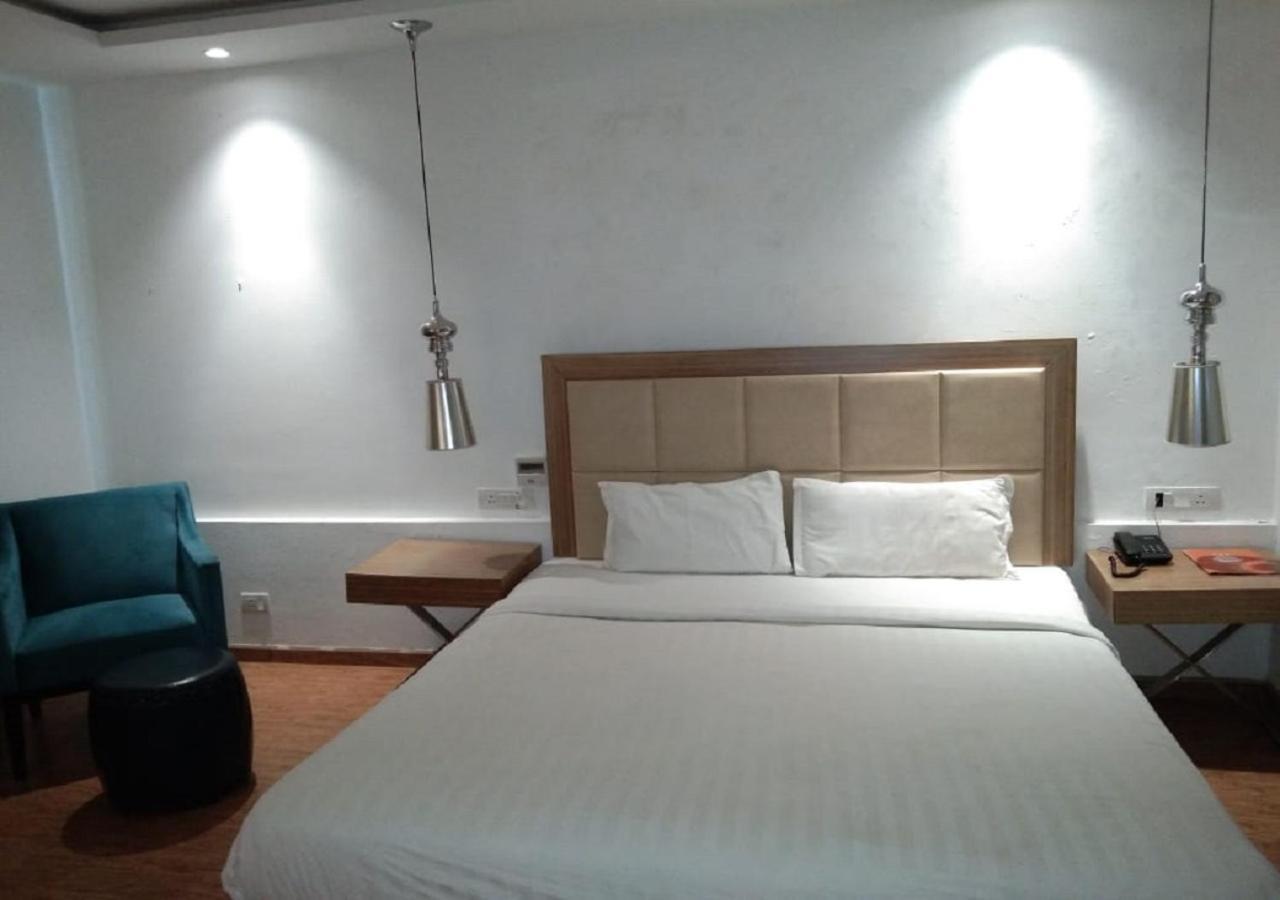 Hotel Amora - Rajnandgaon Raj Nandgaon Kültér fotó