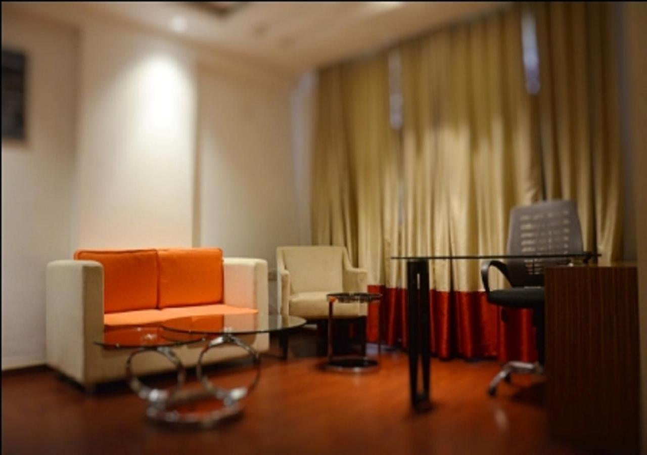 Hotel Amora - Rajnandgaon Raj Nandgaon Kültér fotó