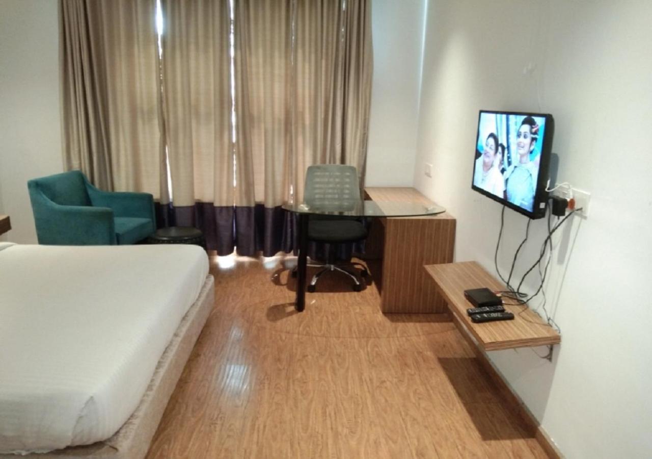 Hotel Amora - Rajnandgaon Raj Nandgaon Kültér fotó