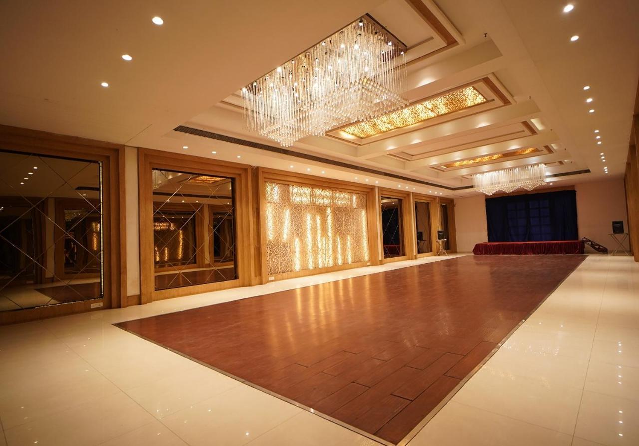 Hotel Amora - Rajnandgaon Raj Nandgaon Kültér fotó