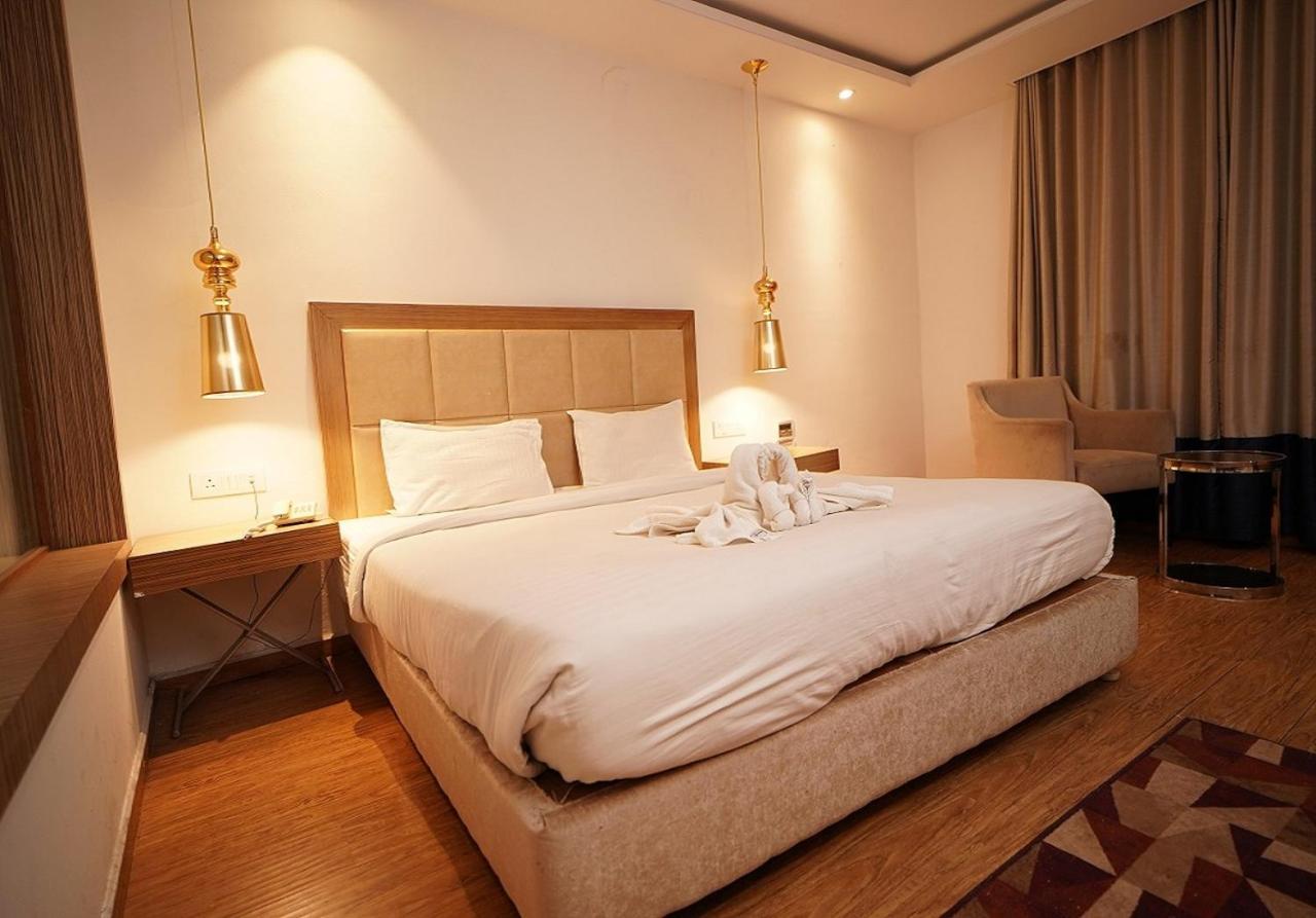 Hotel Amora - Rajnandgaon Raj Nandgaon Kültér fotó