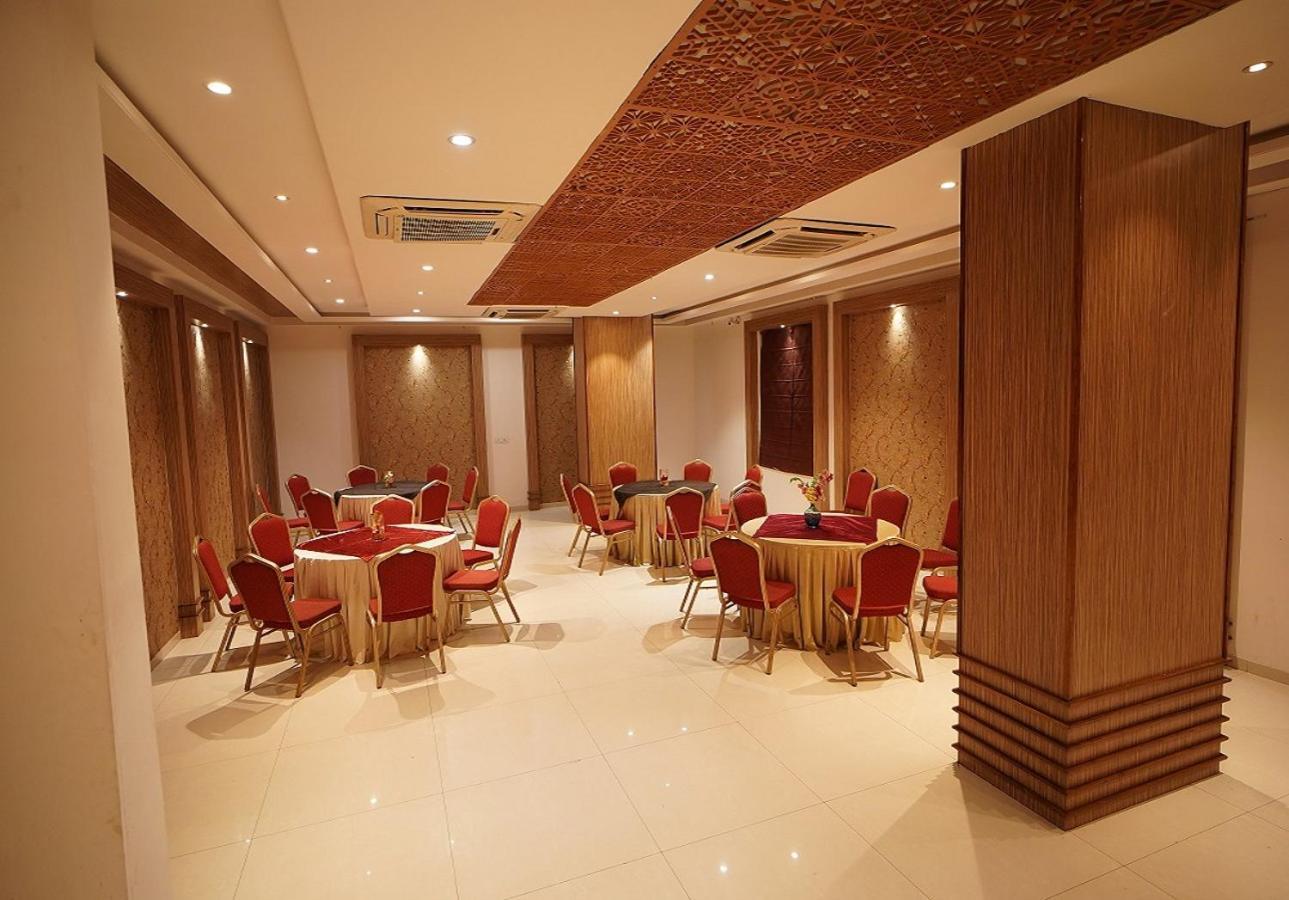 Hotel Amora - Rajnandgaon Raj Nandgaon Kültér fotó