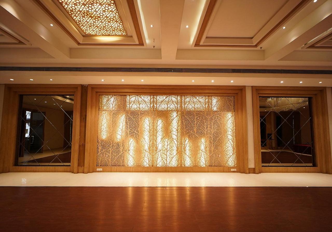 Hotel Amora - Rajnandgaon Raj Nandgaon Kültér fotó