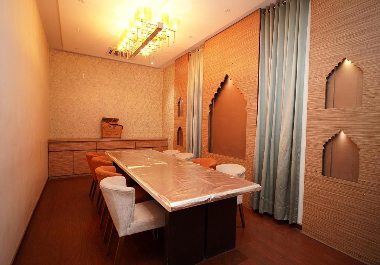 Hotel Amora - Rajnandgaon Raj Nandgaon Kültér fotó