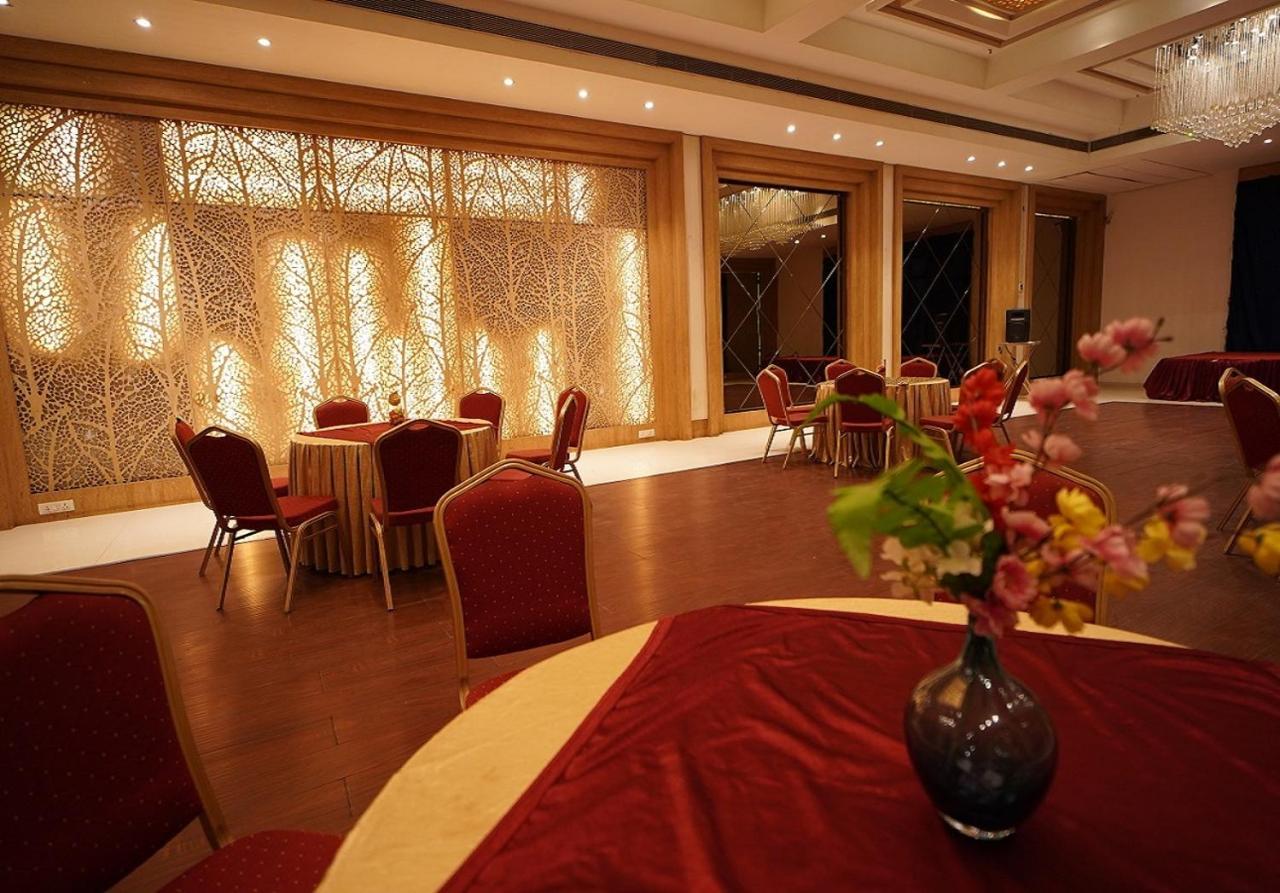 Hotel Amora - Rajnandgaon Raj Nandgaon Kültér fotó