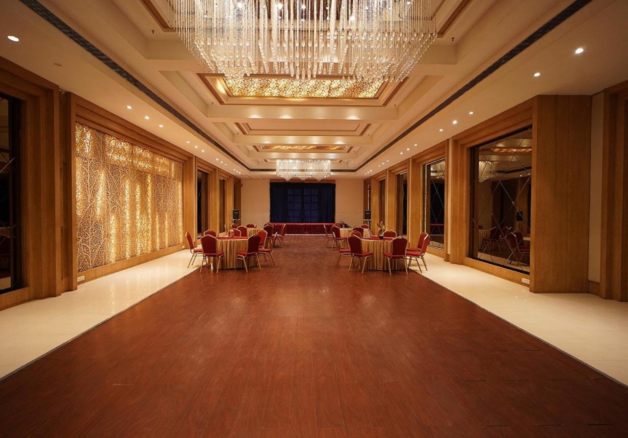 Hotel Amora - Rajnandgaon Raj Nandgaon Kültér fotó