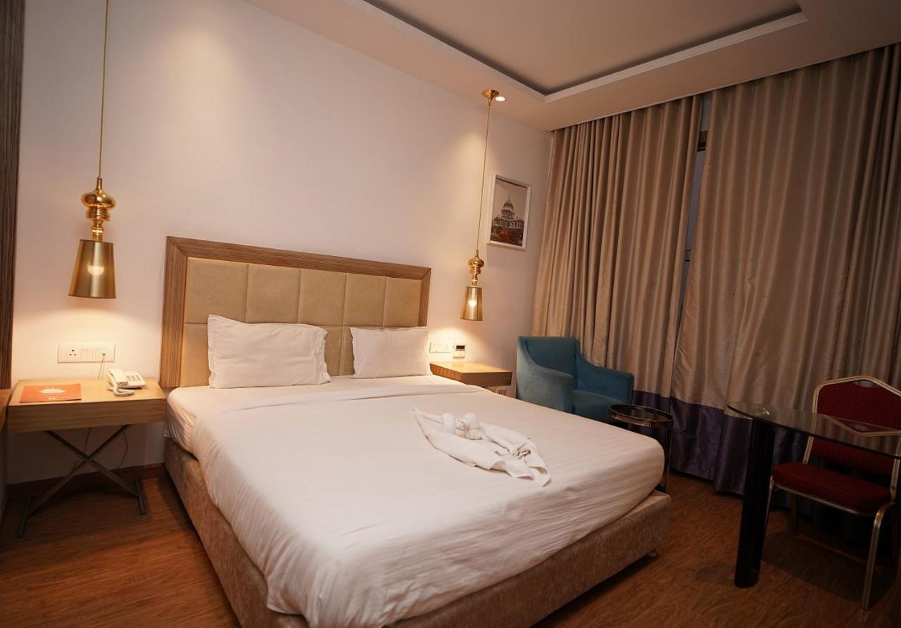 Hotel Amora - Rajnandgaon Raj Nandgaon Kültér fotó