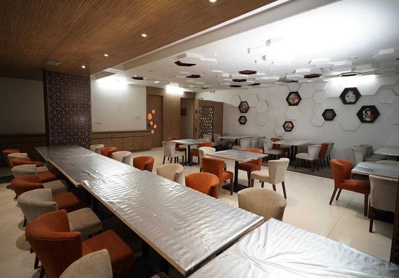 Hotel Amora - Rajnandgaon Raj Nandgaon Kültér fotó